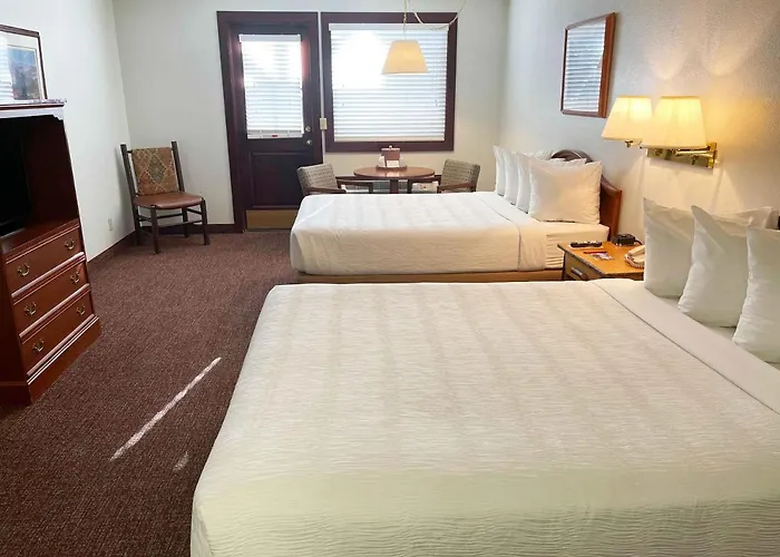 Ranch Hole Hotel 2*